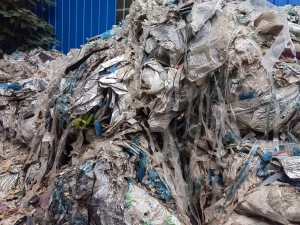 清仓处理一批废塑料，可以炼油