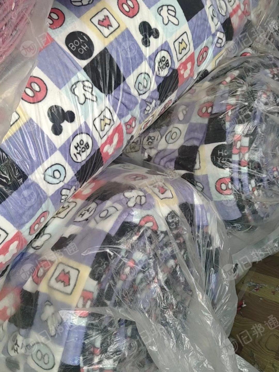 售法兰绒库存布。门幅1.85,克重280,双面绒,现货四五吨左右,货在浙江