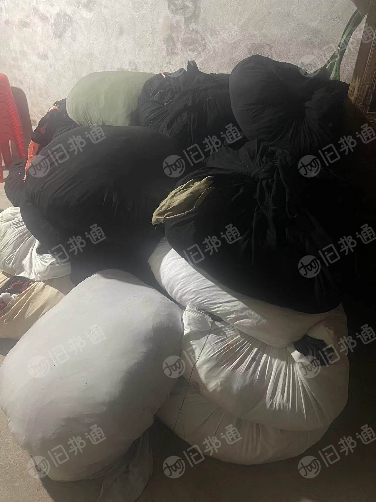 长期大量出售服装厂下脚料,涤棉下脚料,每个月都有