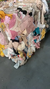 长期大量出售旧衣服红料，二白料