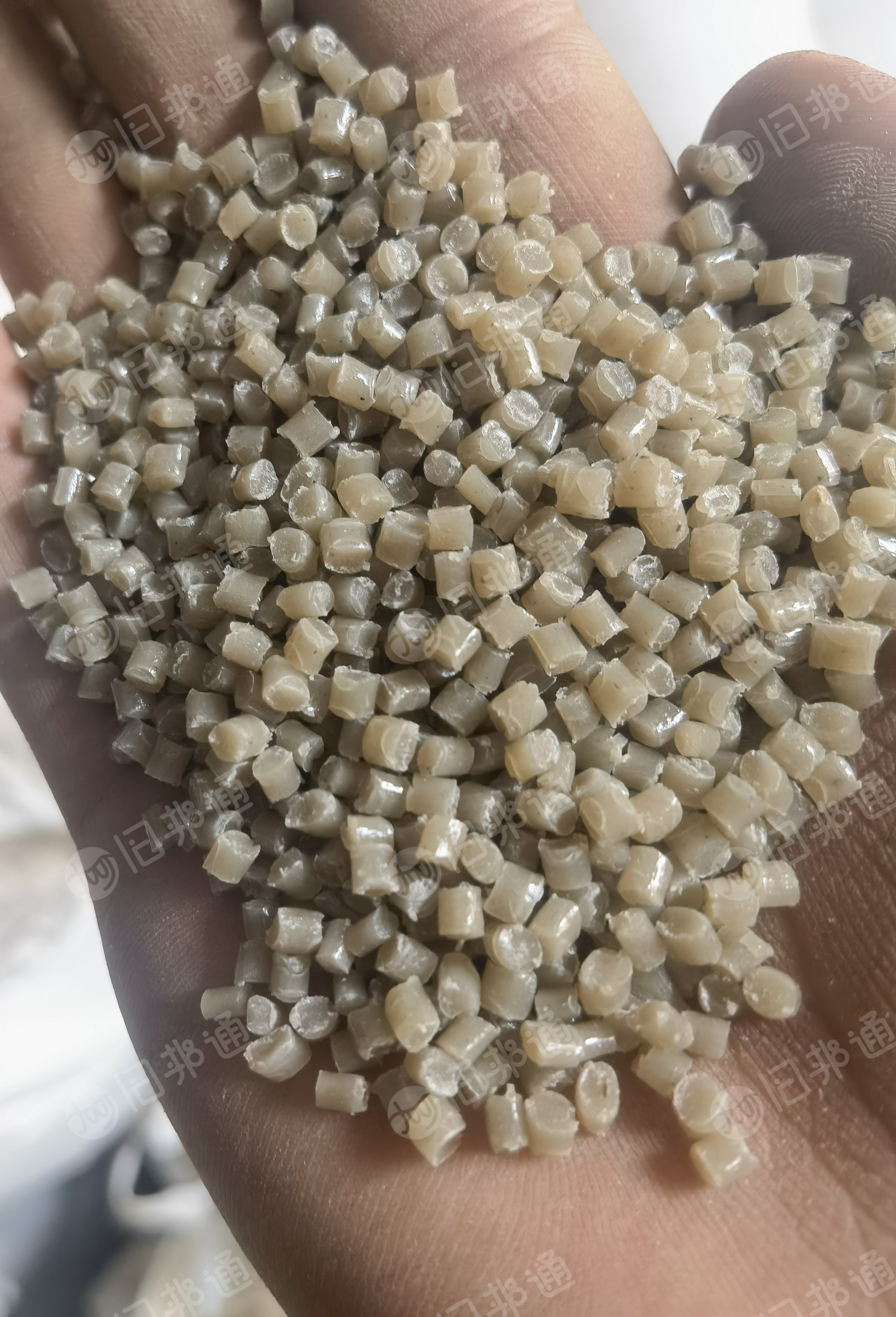 EPS冷压块颗粒长期大量出售,过40目,月产300-500吨