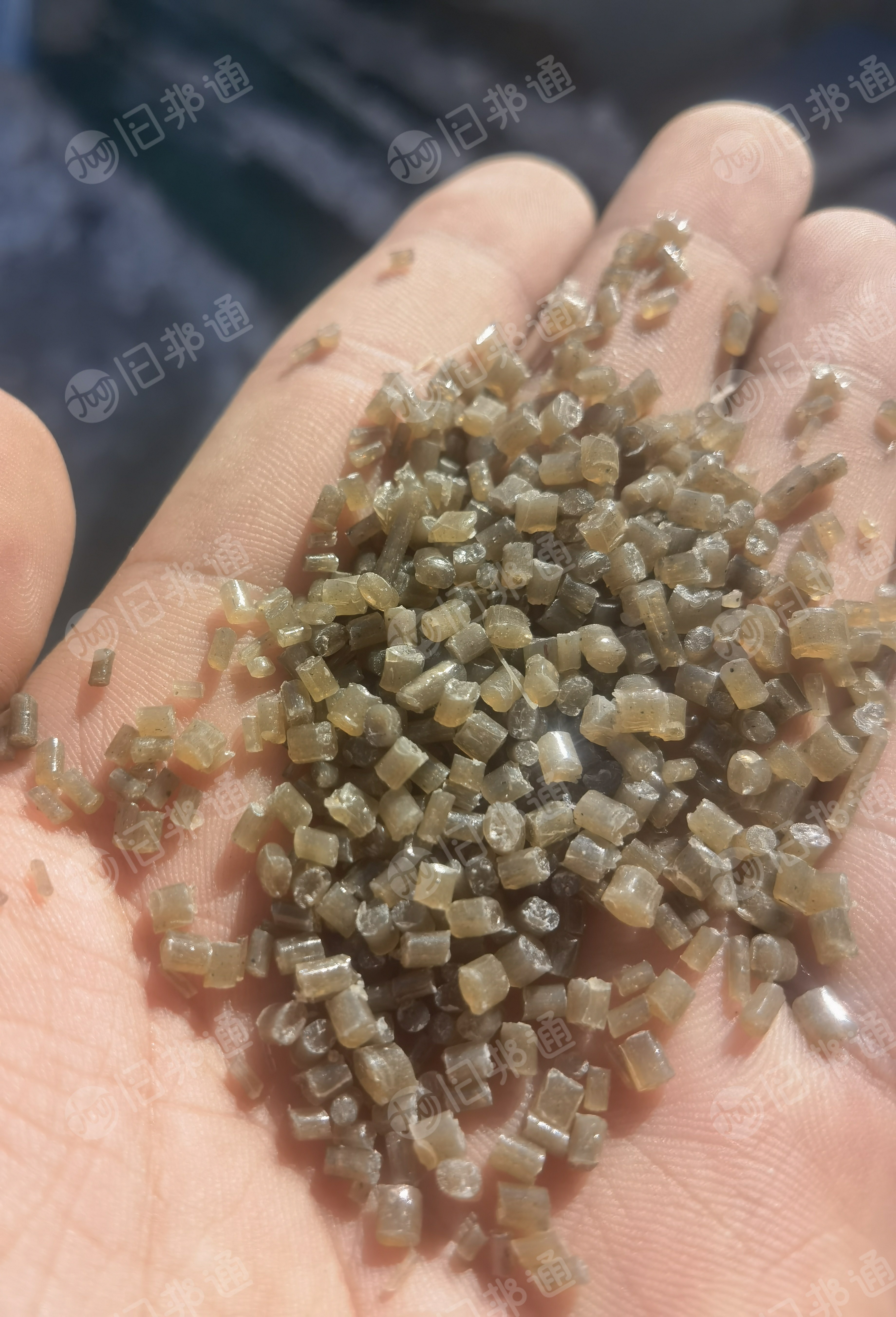 EPS冷压块颗粒长期大量出售,过40目,月产300-500吨