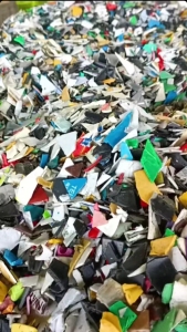 常年出售花丙破碎料，涂料桶破碎料