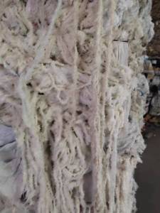 出售纺织厂的布边纱，混合布边纱，白色，现货几吨，杂色现货二十多吨