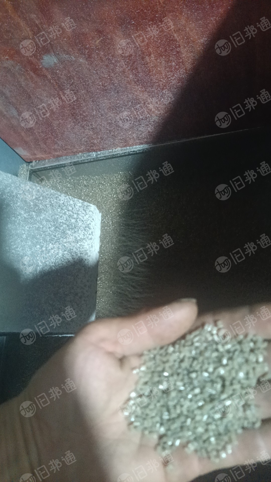 PE高压颗粒长期出售,过100目,月产100多吨