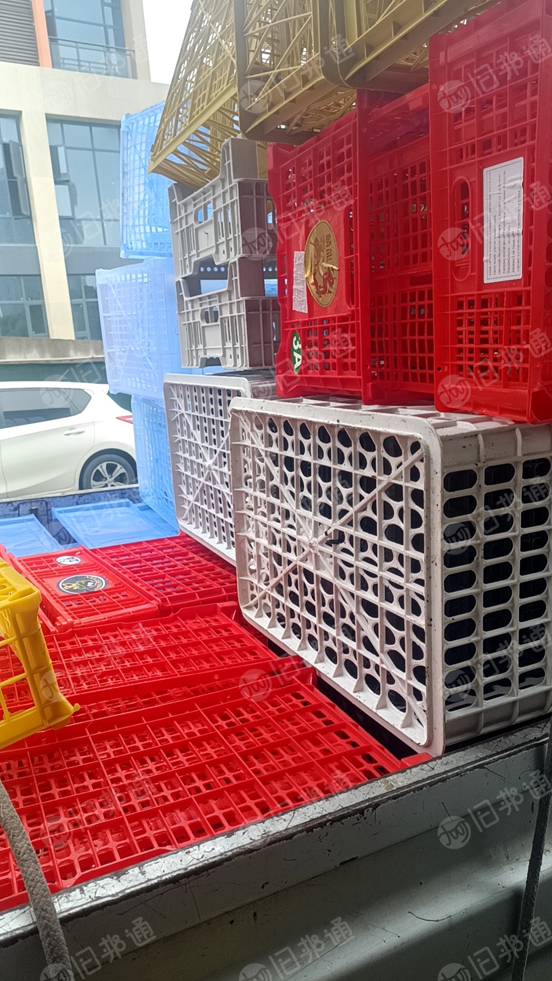 出售各种颜色水果筐破碎料,一个月有10多吨