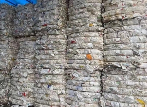 出售乳白餐盒，花色餐盒压块