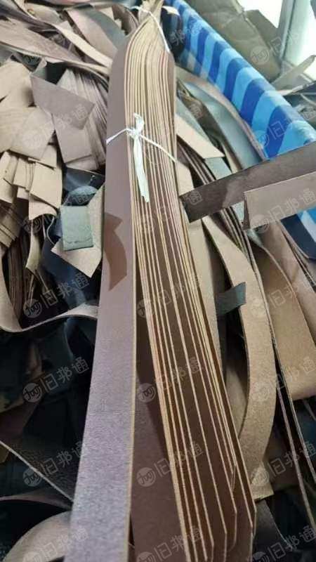 长期收购各种库存材料,皮革,里布,五金,拉链,布匹,织带,纱线等厂家一切库存材料。