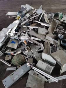 长期收购汽车铝，水箱铝，发动机铝壳等