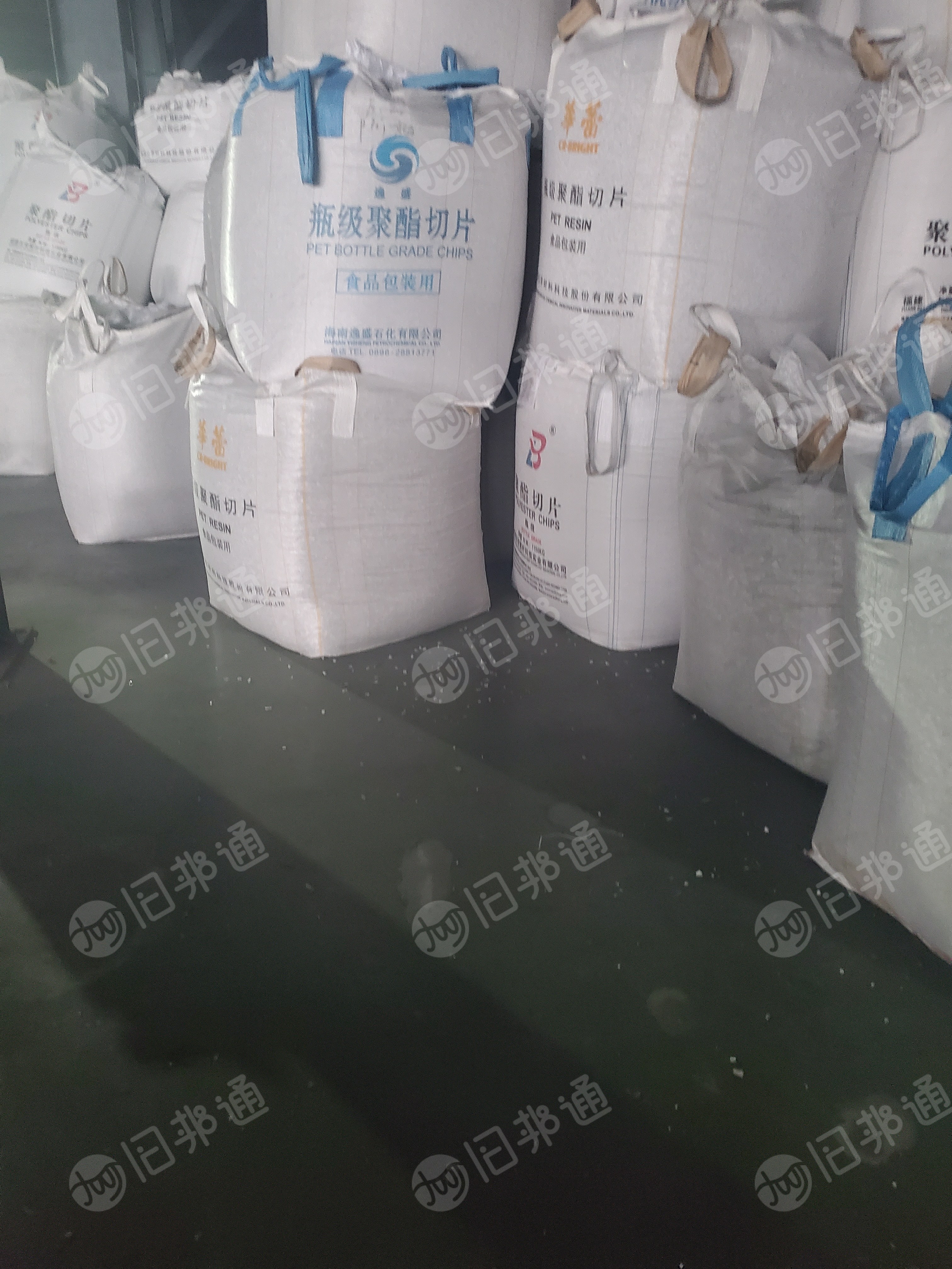 出售PET水瓶破碎料,化妆瓶破碎料,瓶片