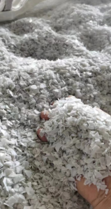 PET乳白板材破碎料，现货70吨，现货出售