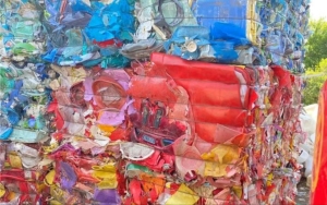 花乙压块，透明丙压块，大小白压块，带价联系，现货出售