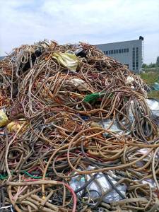 出售PVC线管（蛇皮管）电缆皮，小电线皮，鞋底胶鞋