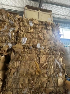 出售淋膜牛皮纸，有压包料和卷筒料