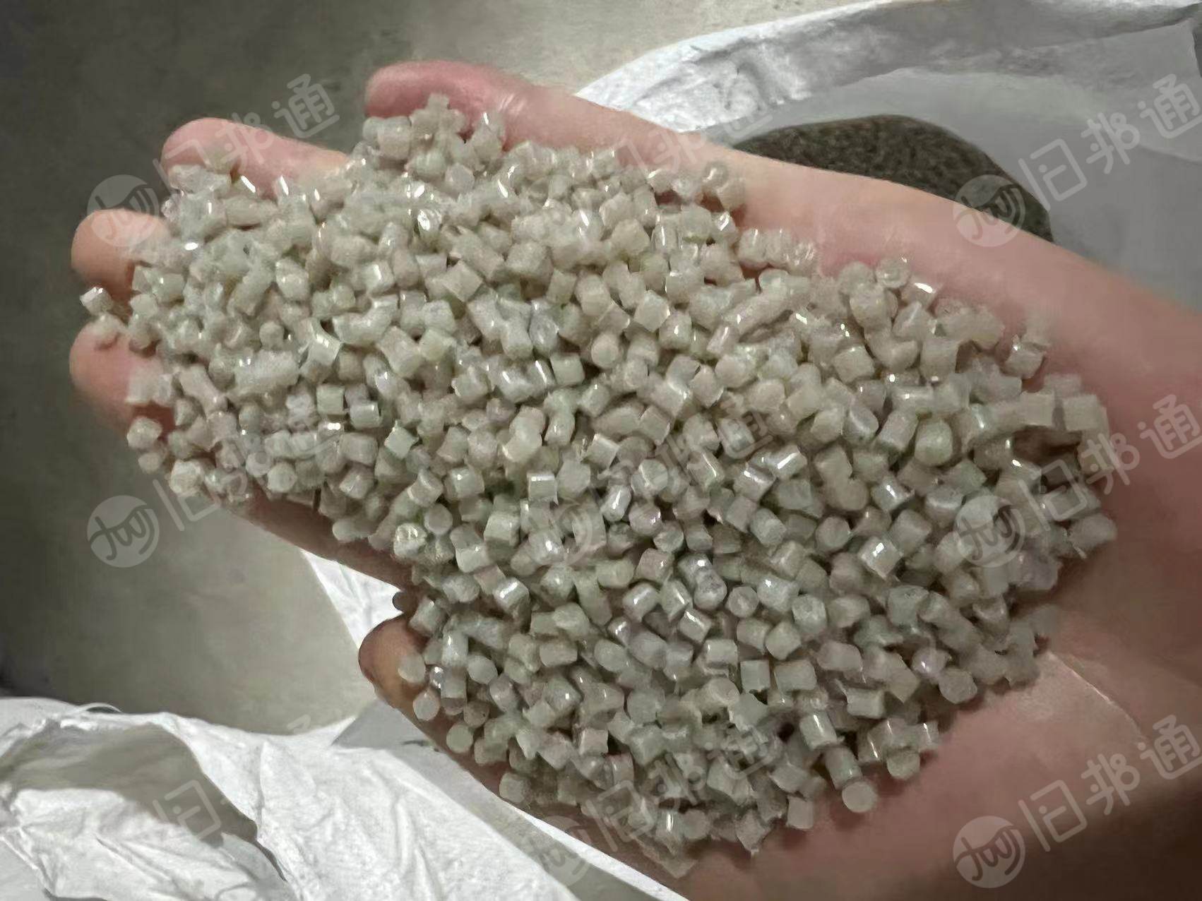 出售珍珠棉颗粒,一二三级都有,杂色,一个月100来吨