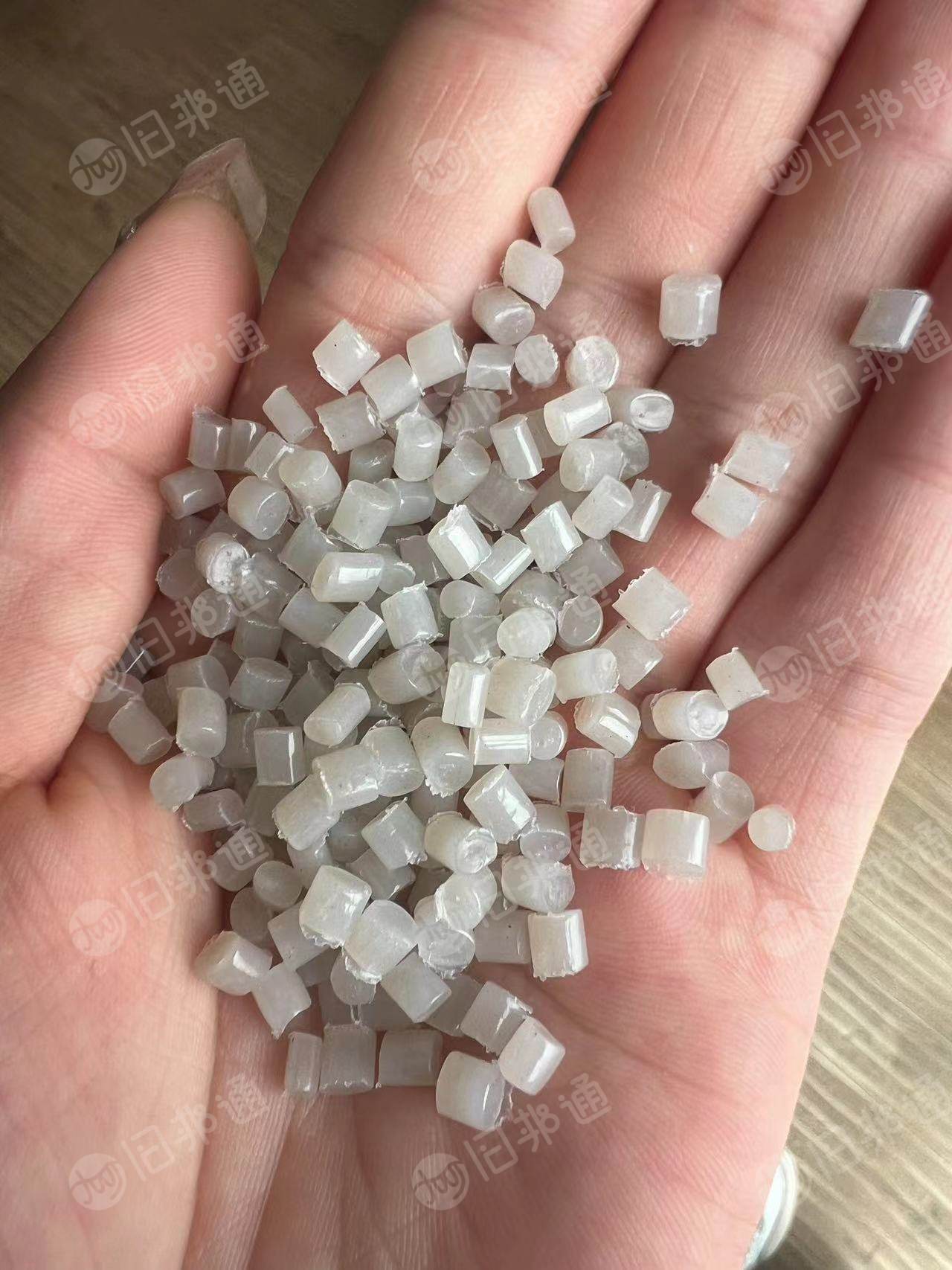 出售珍珠棉颗粒,一二三级都有,杂色,一个月100来吨