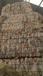 出售尿素桶压块，现货20多吨，长期供应