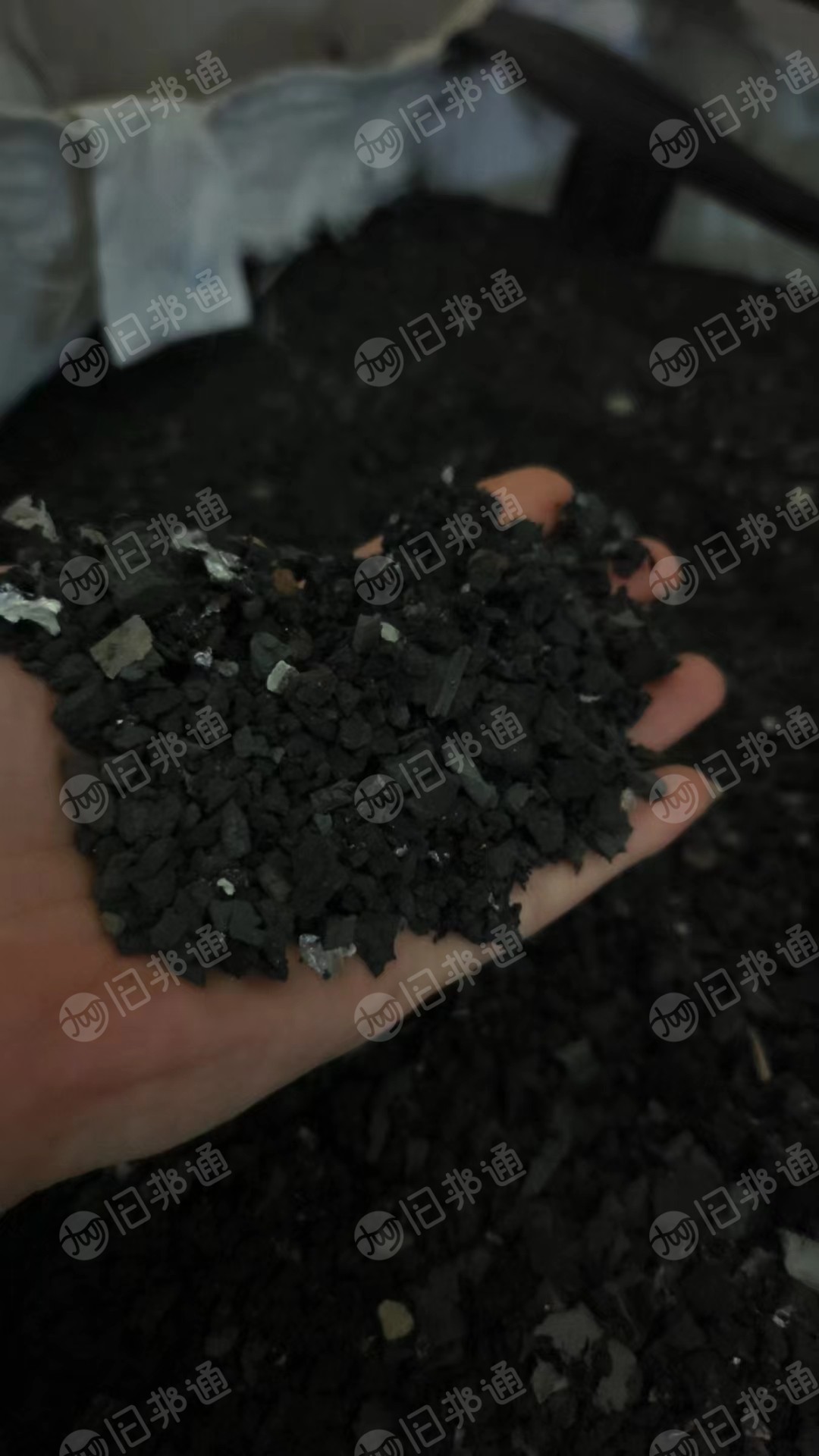 出售橡胶胶块,炼油用,不含杂,月供200-300吨