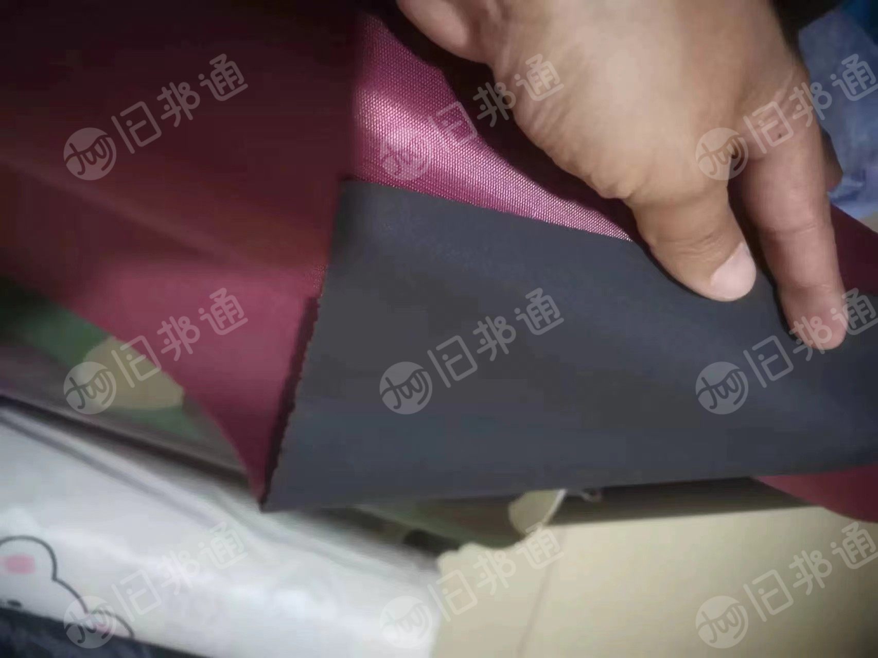 出售库存防水布,pvc材质,门幅1.55克重200,一个头的,没有拼卷,现货还有几十吨,在浙江绍兴