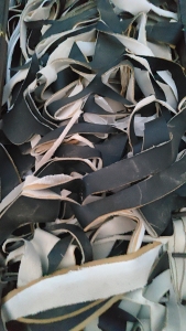 出pvc座垫海绵革，现货五吨，月供三十吨，山东潍坊