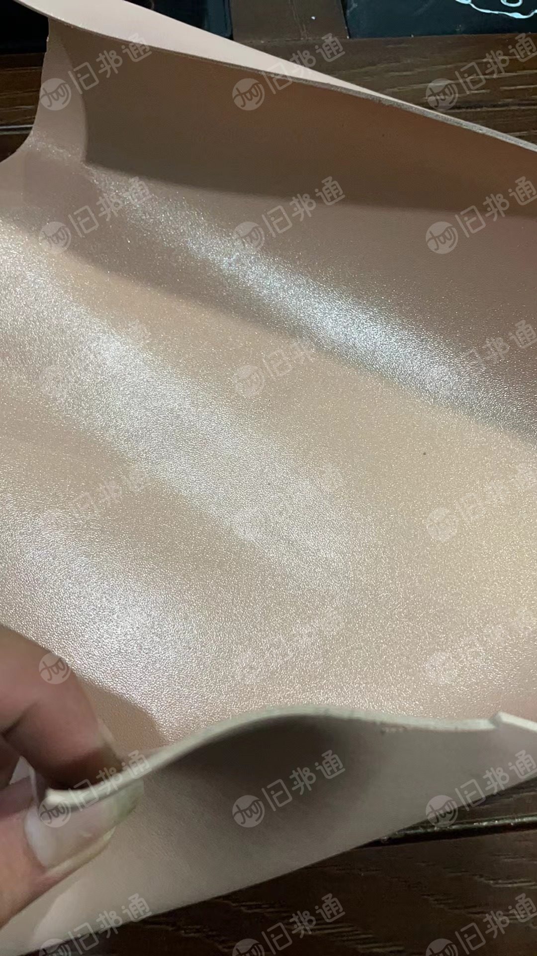 出售软质pvc边角料(箱包皮、里布、风衣布)