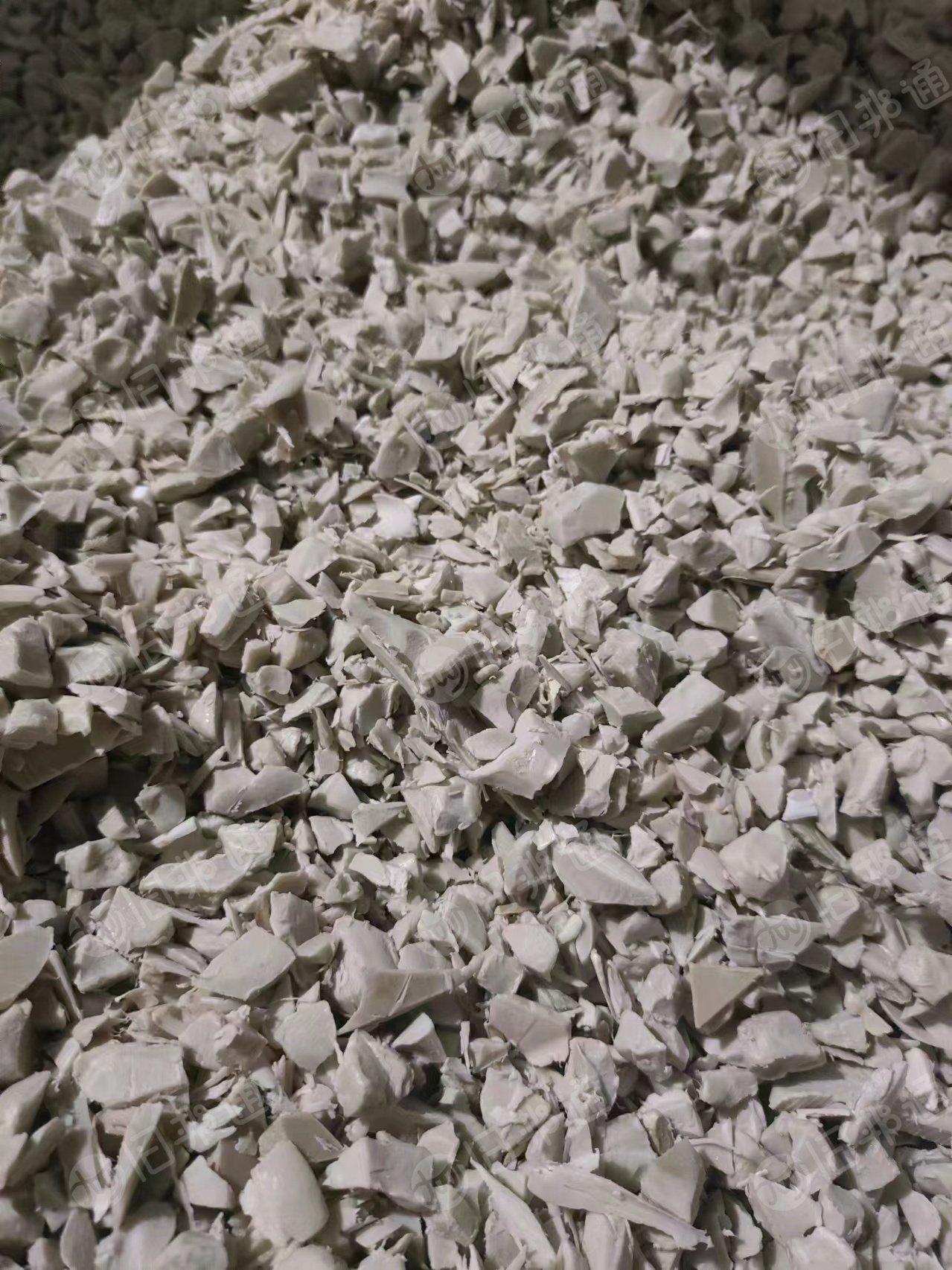 出售PP新料板材破碎料,现货七八十吨,