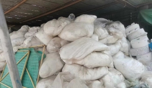 出售废口罩，有无杂质不带热风棉和带热风棉的，现货有十几吨