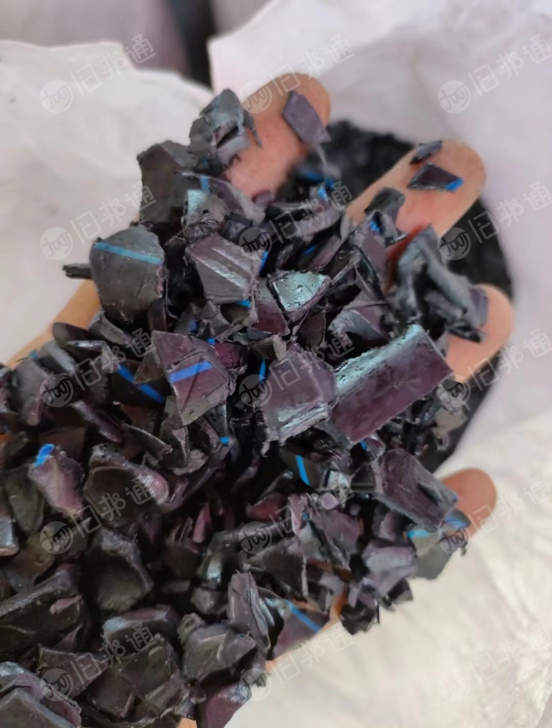 出售PE管道破碎料,蓝线管破碎料,燃气管破碎料