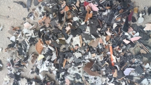 出售pvc复合eva箱包废料，月供500吨