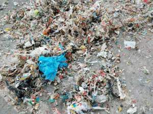 出售未清洗的纸厂废塑料