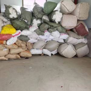 出售白色硅油纸废料，大部分卷筒，每个月十几吨