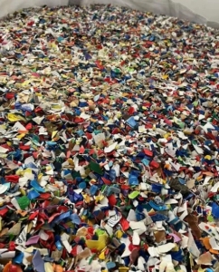 长期出售大小白瓶盖破碎料， 现货60吨