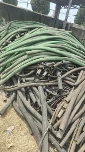 橡胶电缆皮废料长期出售，月供200吨