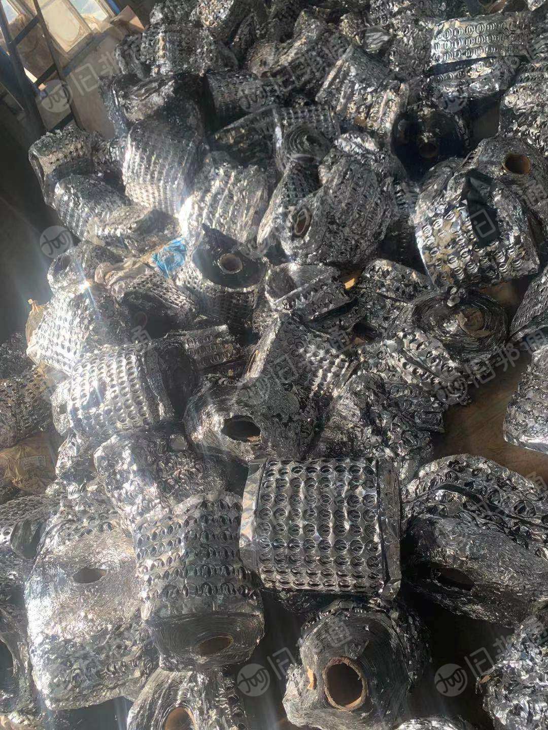 出售一批PET铝塑膜 ,现货20吨 。