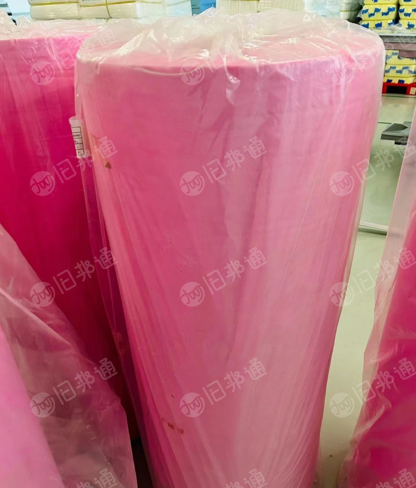 出售粉红色淋膜无纺布,规格1.2m*1200m*40g,现货17卷,货在广东惠州