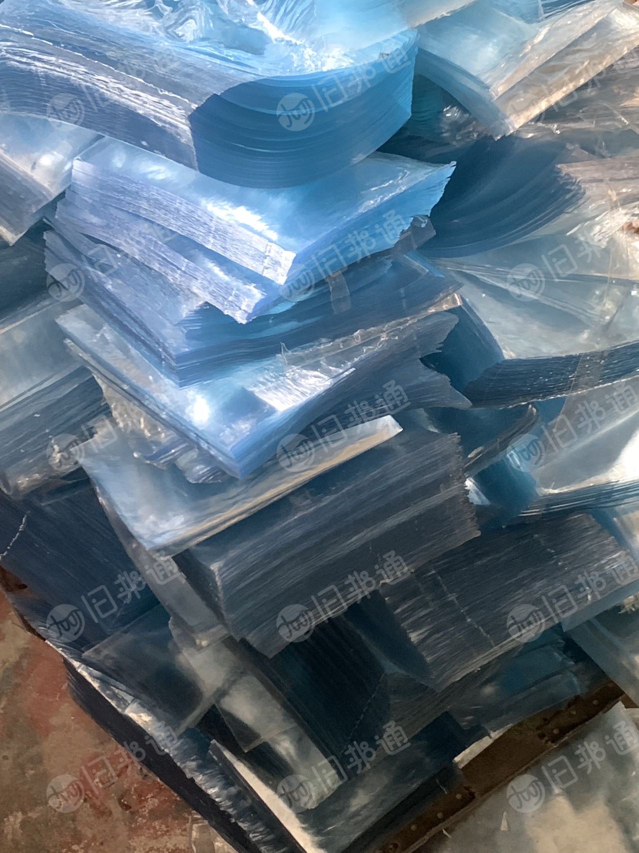收购软PVC透明料,水晶板,各种软质PVC塑料