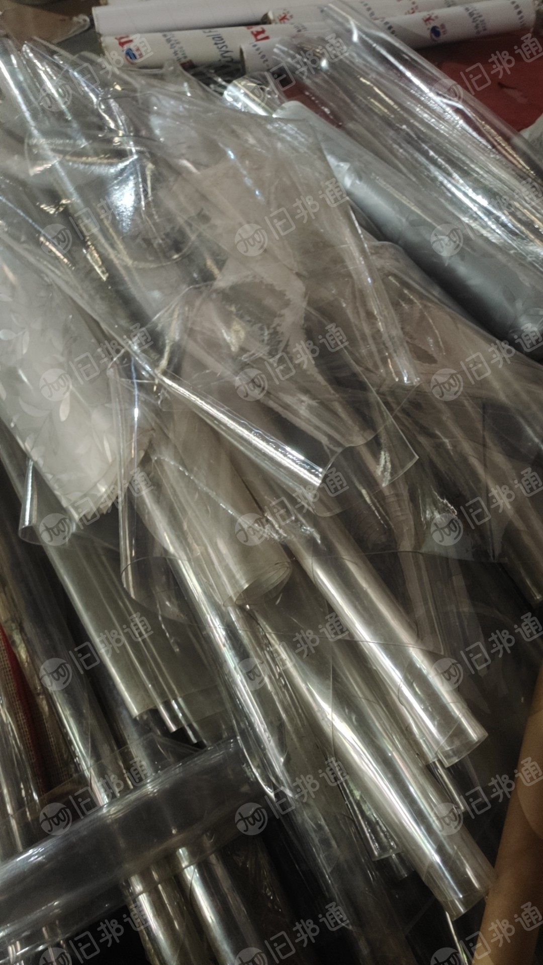 长期求购各类PVC废料,墙纸,商标纸成卷,散货,封边盘,封边沫子,铝膜,植绒,墙板毛料,地板料等