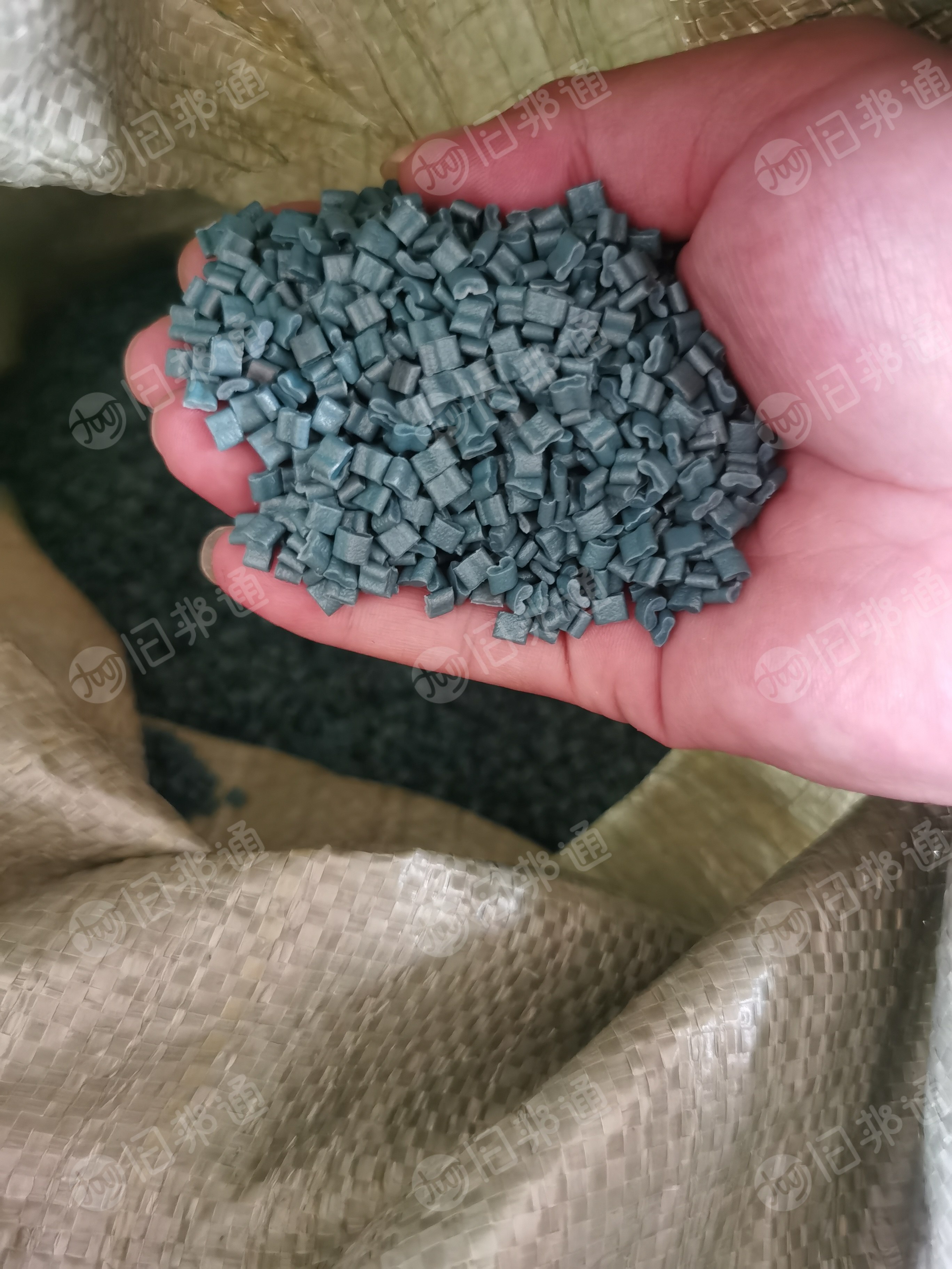 常年出售低压颗粒 ,高压颗粒,高低压颗粒,月供100多吨,吹膜级