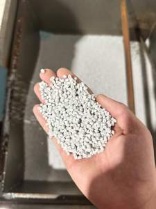 巴西袋颗粒，过 100 目滤网，保吹膜，拉管，有质量问题包退包换，月供 100 吨。出售