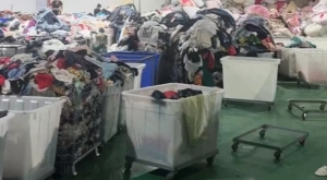 旧衣服长期大量出售旧衣服黑料，垃圾衣服，月供200吨左右