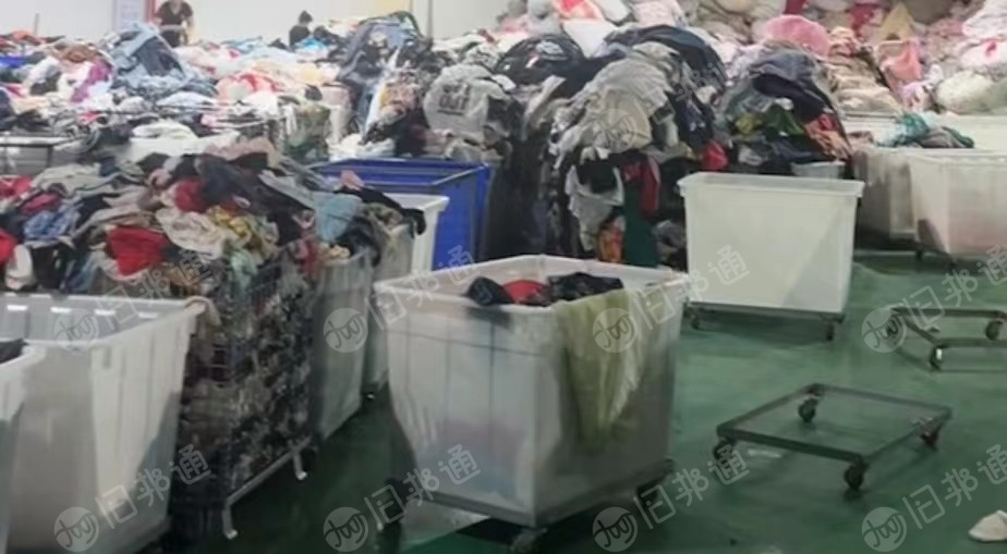 旧衣服长期大量出售旧衣服黑料,垃圾衣服,月供200吨左右