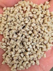 长期出售机壳磨漆米黄abs颗粒，冲击12-13，拉伸14，适合调色喷漆，表面光亮无麻点