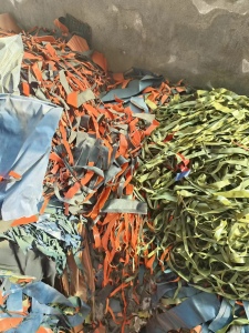 pvc雨衣边角料,现货出售