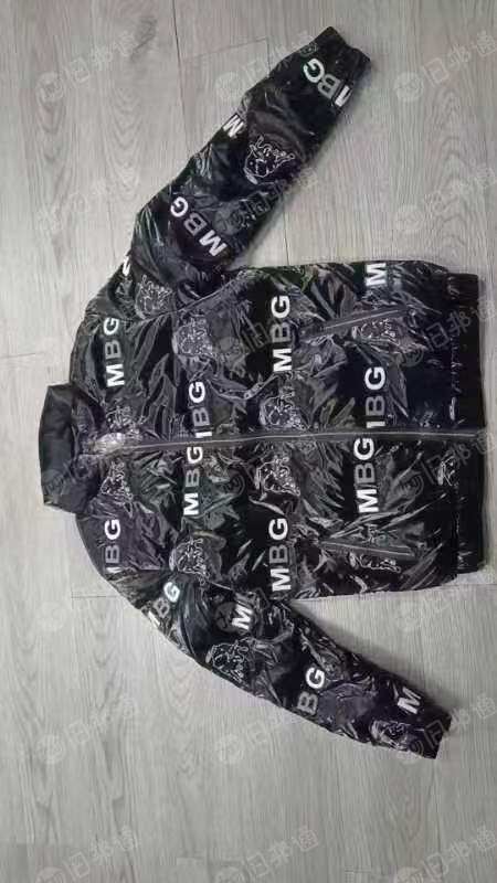 出售羽绒服,库存衣服,库存羽绒服,库存尾货,现货两千多件