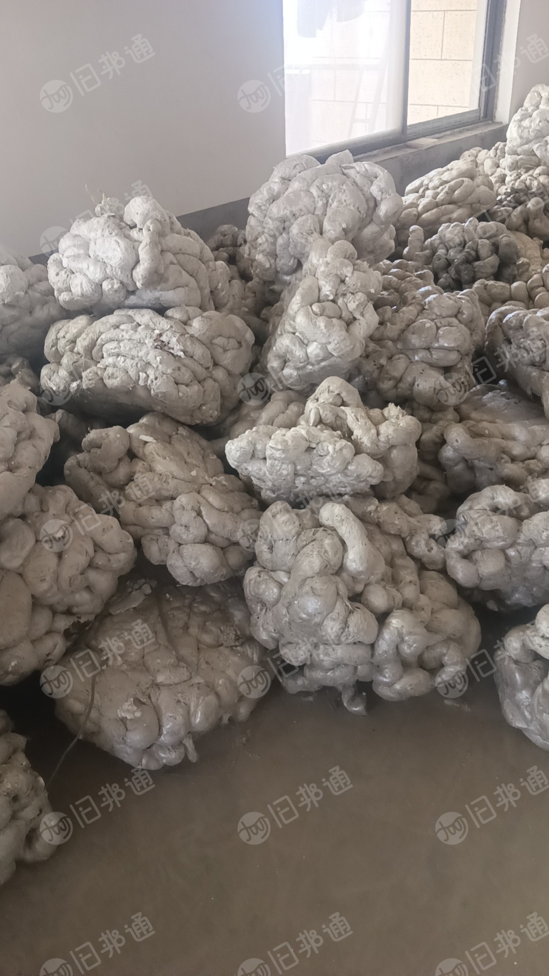 长期出售热熔块,冷压块,现货10来吨
