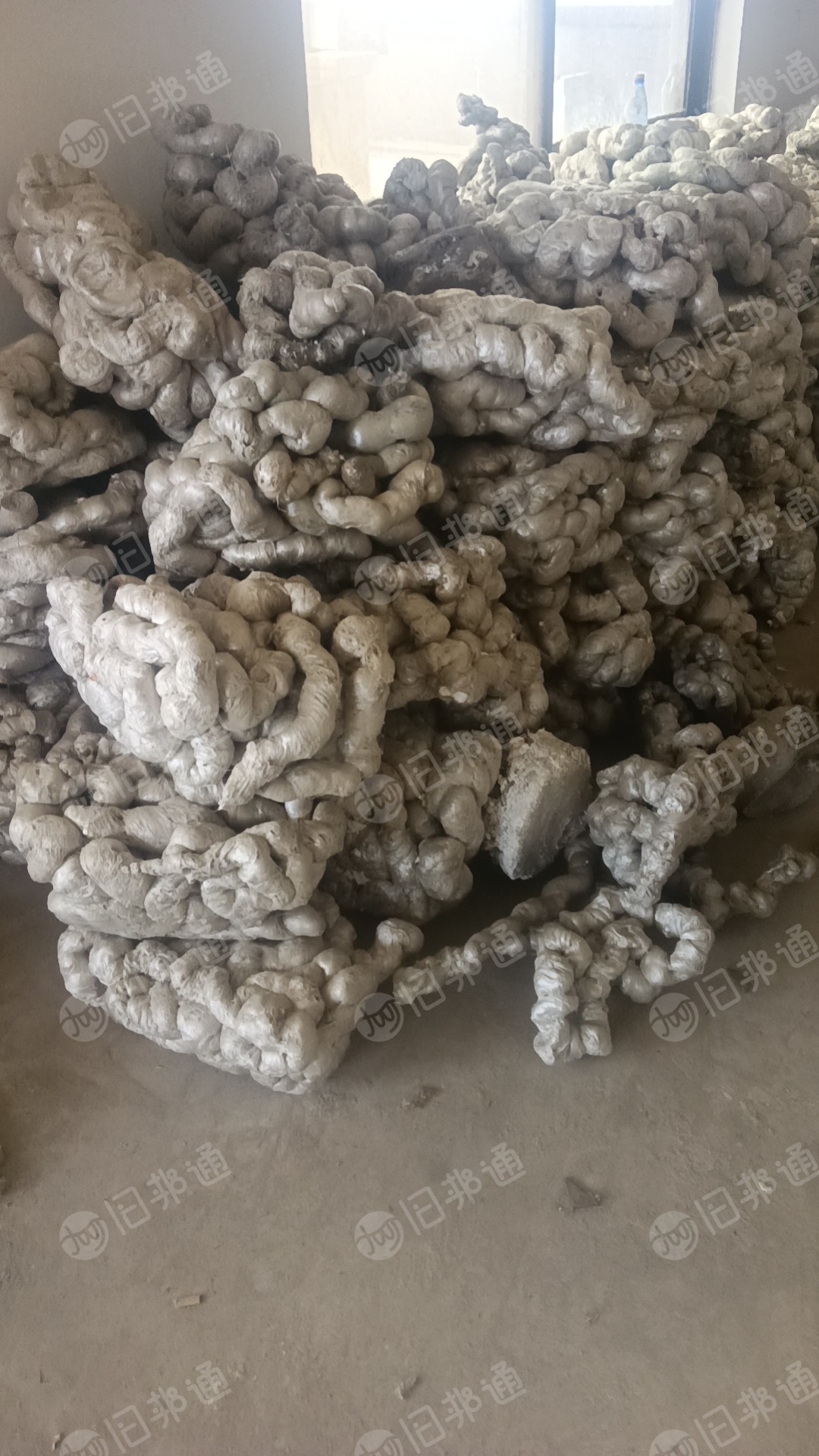 长期出售热熔块,冷压块,现货10来吨