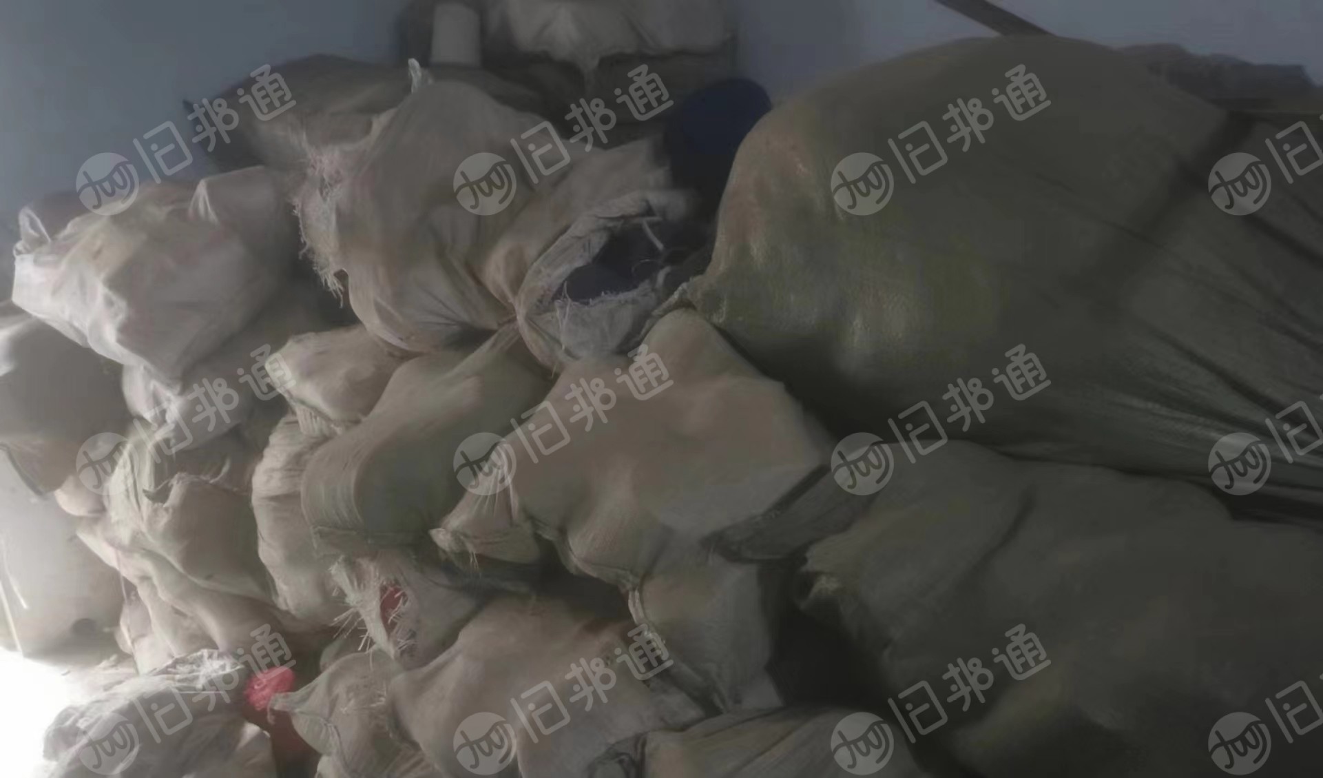 出售织布用的纯棉棉纱,杂色,现货有2吨,货在山东济宁