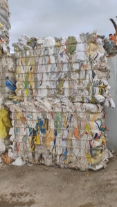 出售干造废旧编织袋，一个月35吨