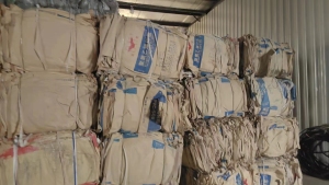 纸塑袋长期出售，装PVC原料下来的，现货一挂