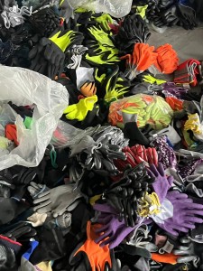 出售库存手套，货在江苏南通